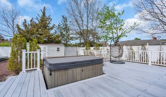 7 Glenwood Dr, Bayville, NJ 08721
