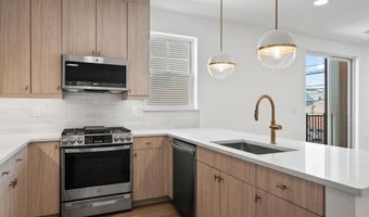 525 AVENUE E 2, Bayonne, NJ 07002
