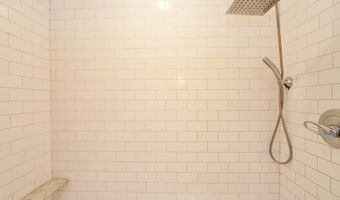 15 McKinley St, Bangor, ME 04401