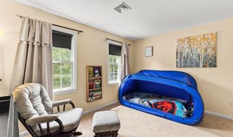 4 Crestwood Dr, Blackstone, MA 01504