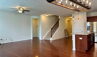 522 Heritage Woods Dr, Akron, OH 44321