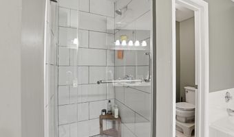 277 S PICKETT St 302, Alexandria, VA 22304