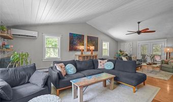 3 Cynthia Rd, Lincoln, RI 02865