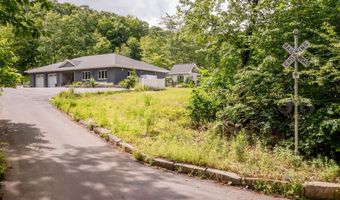 36 Rail Rd, Alfred, ME 04002