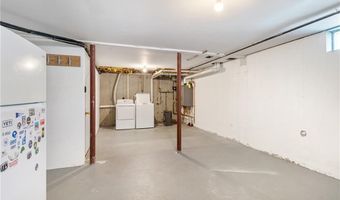 433 Wolcott Ave, Middletown, RI 02842