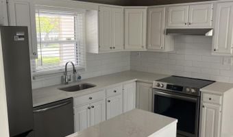 32 Idlewild Ln, Aberdeen, NJ 07747