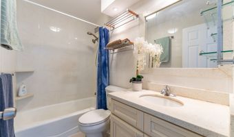 949 Ala Nanala St 702, Honolulu, HI 96818