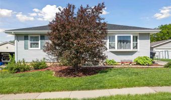 2414 Lori Dr SW, Cedar Rapids, IA 52404