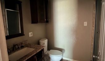 911 S Almond St, Alice, TX 78332