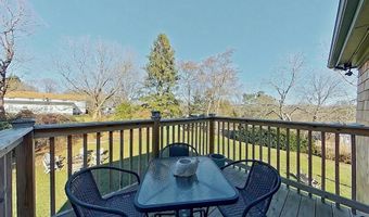 2 E Blvd 2, Middletown, RI 02842