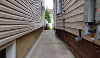 22 E 44TH St, Bayonne, NJ 07002