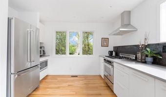 20 Dons Ln, Little Compton, RI 02837