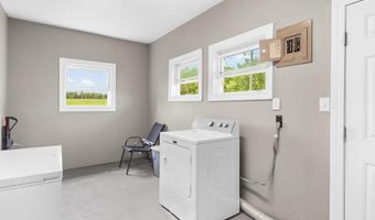 2875 S Madison Ave, Aurora, MO 65605