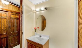 9 Crest Hill Dr, Alloway, NJ 07461