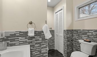 9204 Kit Dr, Affton, MO 63123