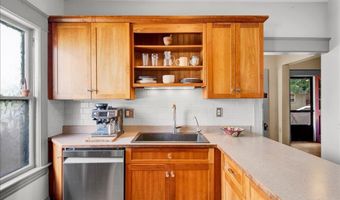 16 Isham St, Burlington, VT 05401