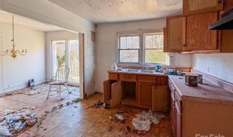 218 Cub Creek Rd, Bakersville, NC 28705