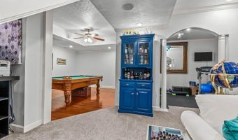 11806 E Arbor Dr, Anchorage, KY 40223