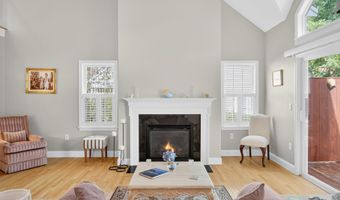 4 Hollyhock Knoll Ct 4, Bourne, MA 02532