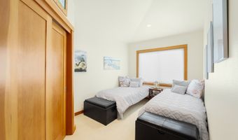 1950 BEACH LOOP Dr SW, Bandon, OR 97411