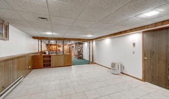 5241 Dommers Dr, Fitchburg, WI 53711