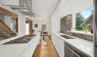 709 Indianola Ave, Ann Arbor, MI 48105