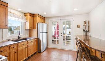 38 Bridgton Rd, Cranston, RI 02910