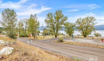 515 Lakeview Dr, Cascade, ID 83611