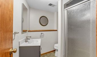 7454 Upper 24th St N, Oakdale, MN 55128