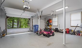 15 Blueberry Ln, Burlington, CT 06013