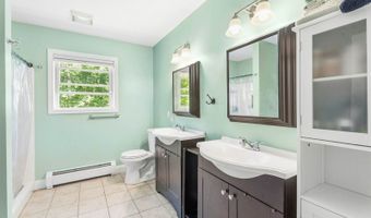 75 Marsh Rd, Belfast, ME 04915