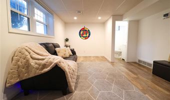 18 Meadowcrest Dr, Cumberland, RI 02864