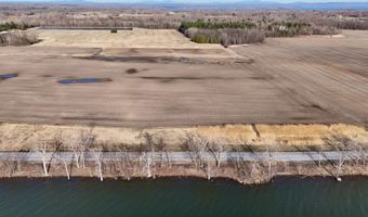 39 W Shore Rd, Alburgh, VT 05440