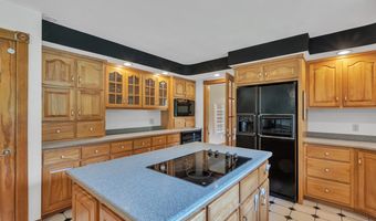 192 Palmer Rd, Chaplin, CT 06235