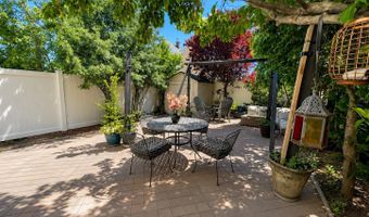 96 W 55TH St, Bayonne, NJ 07002