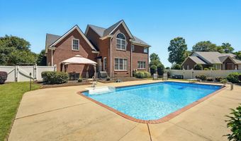 225 Watersedge Dr, Boiling Springs, SC 29316