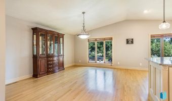 107 E Willow St, Beresford, SD 57004