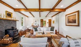 411 Bennett Rd, Barnard, VT 05031