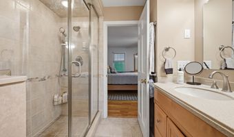 2 Banquo Brae Rd, Brookfield, CT 06804