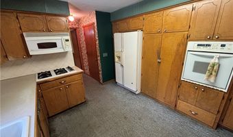 1031 Chevelle Dr, Akron, OH 44319