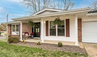 704 Woodrun Dr, Ballwin, MO 63021