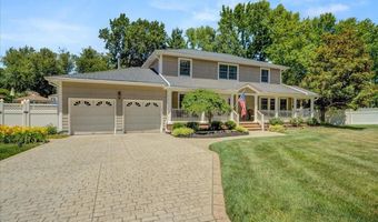 5 Trotter Ter, Belford, NJ 07718