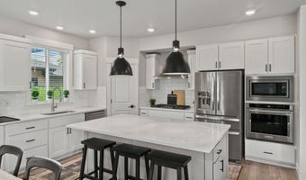 61191 SW Tippytoe Pl, Bend, OR 97702