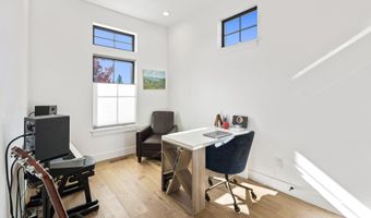 3076 NW Blodgett Way, Bend, OR 97703