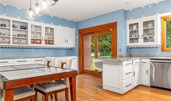 133 Tupelo Hill Dr, Cranston, RI 02920