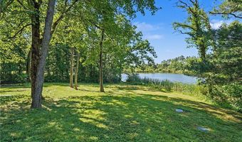 2216 N Medina Line Rd, Akron, OH 44333
