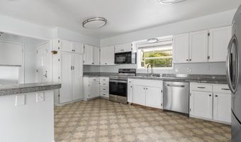 1214 Ransom Ave, Brookings, OR 97415
