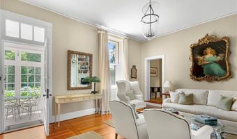 2 Hazard Ave, Newport, RI 02840