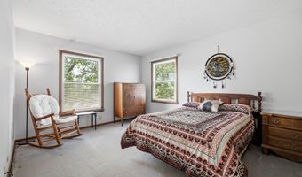1138 Village Ln, Ashland, OH 44805