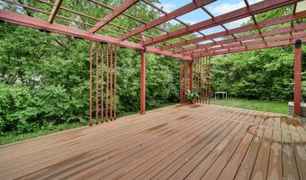 320 Brampton Ln, Arlington Heights, IL 60004